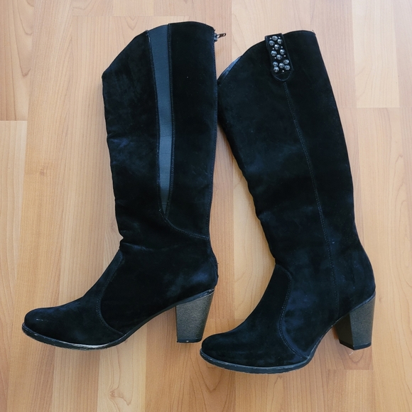 Women's Sz 7.5 M Black Suede Look Material Mid calf Boots Fashion Heeled Pull on - Picture 1 of 12